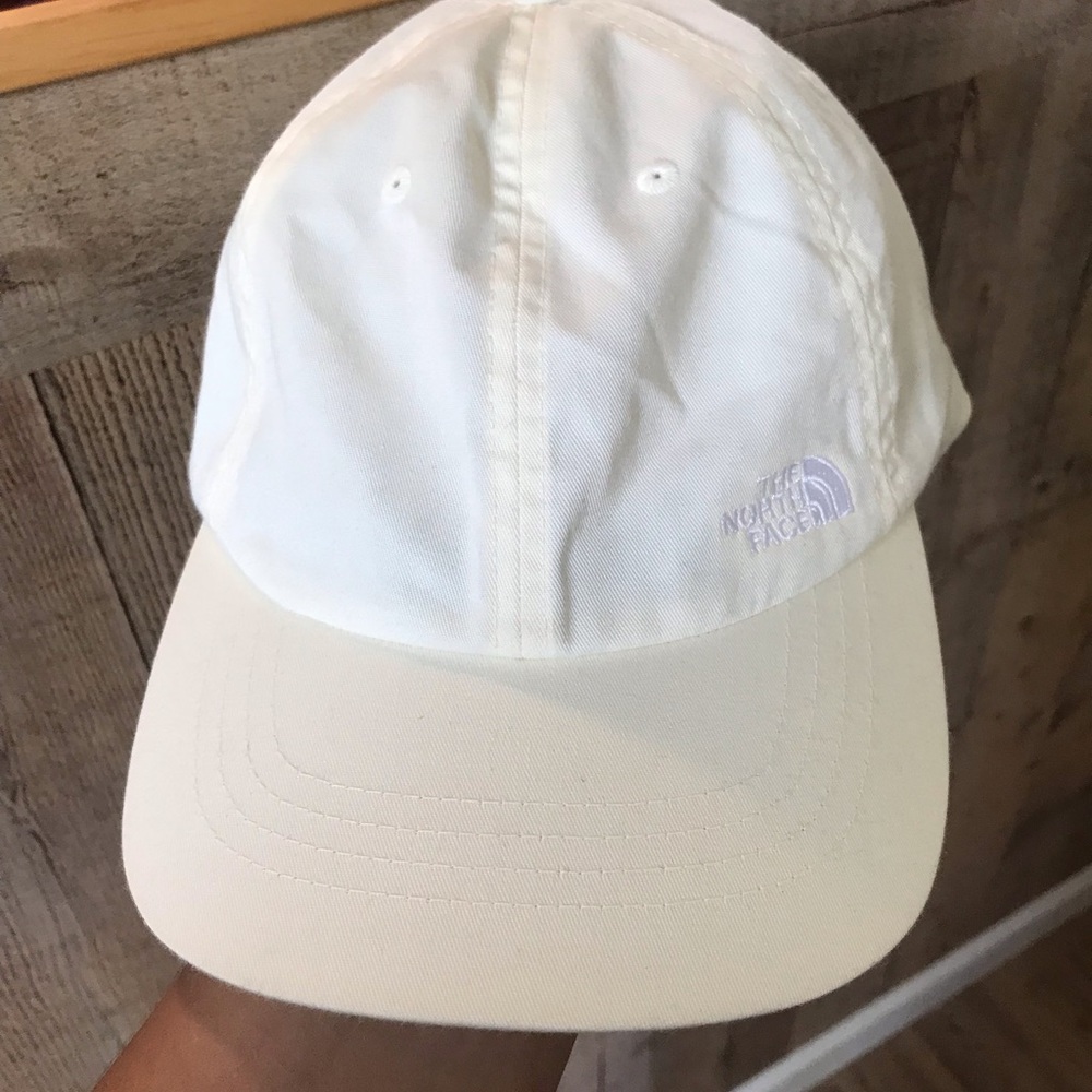 The north face white hat one size